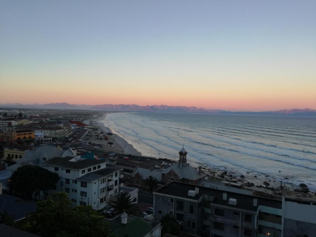 Seaview Apartment In Muizenberg Eksteriør billede
